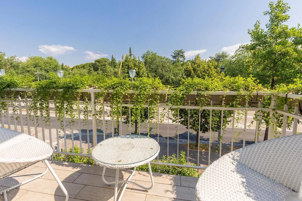 Lejlighed Crys: Apartments, Holiday, Business, Blu Verona