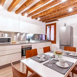  Apartment Central Apt Italy