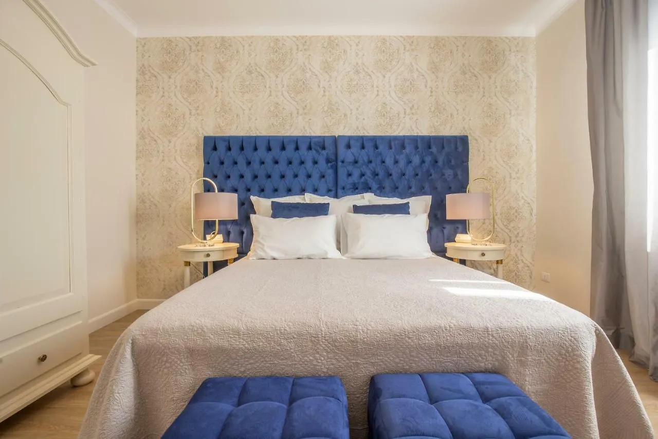 Crys: Apartments, Holiday, Business, Blu Verona 0*,