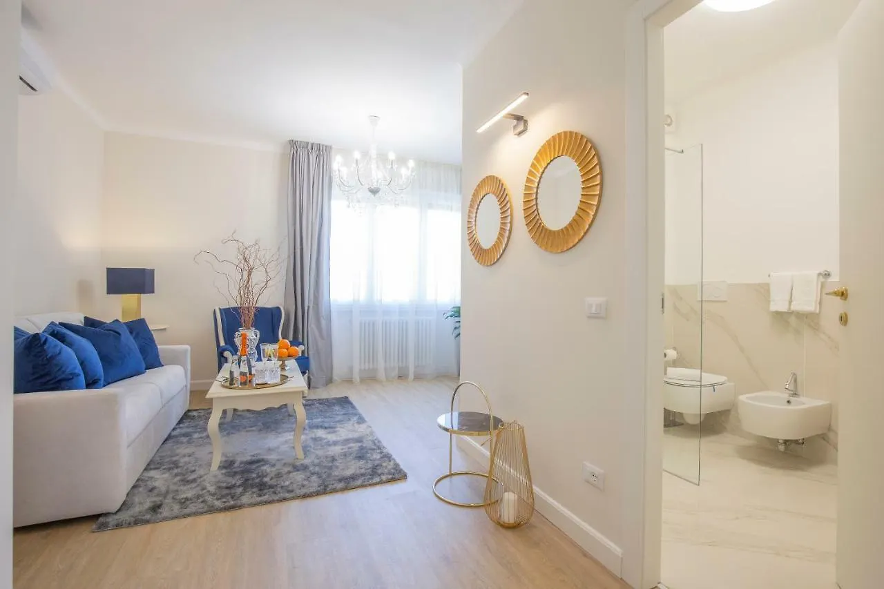 Lägenhet Crys: Apartments, Holiday, Business, Blu Verona Italien
